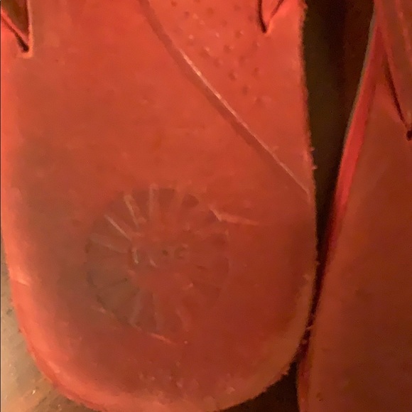 Red suede UGG flip flops - Picture 2 of 4